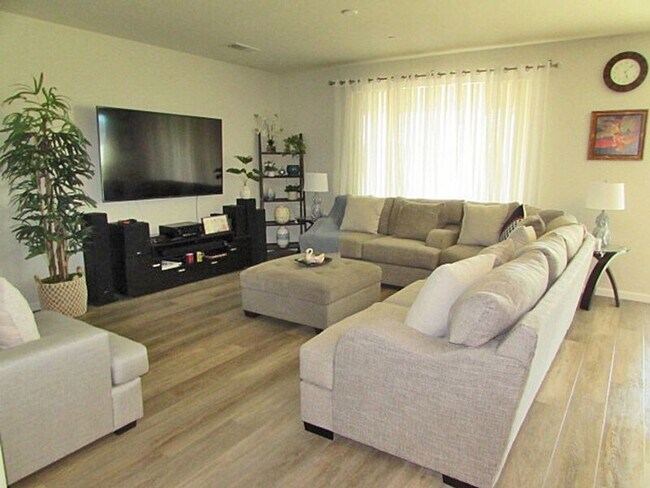 Foto del edificio - 1004 Fortuna St