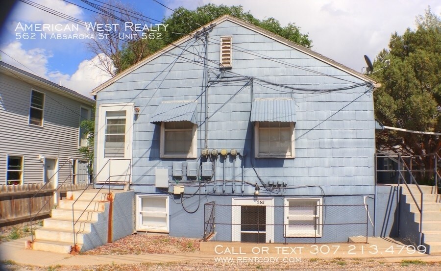 Primary Photo - 562 N Absaroka St