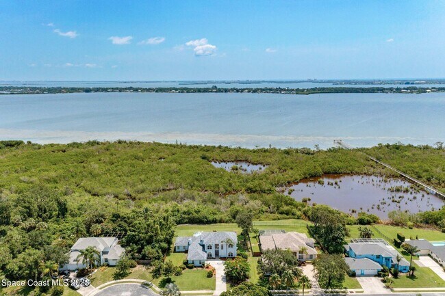 Foto del edificio - 2240 Marsh Harbor Ave