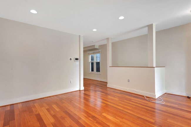 Building Photo - 3130 16th St NW