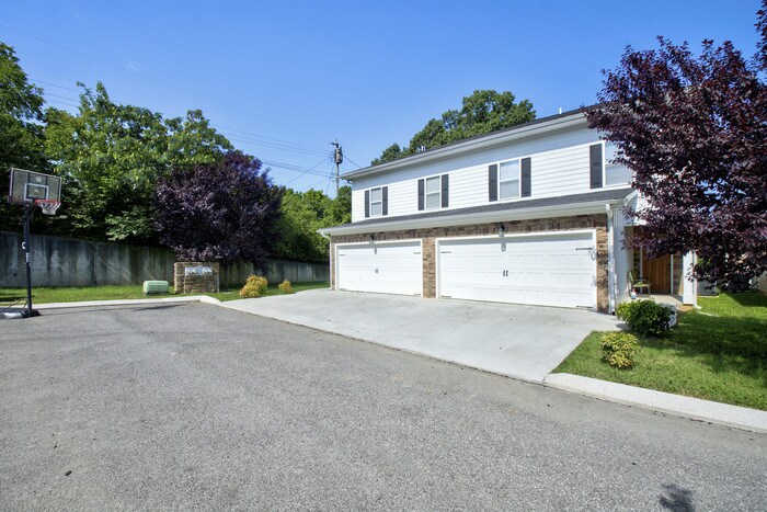 Primary Photo - 3 bed 2.5 bath Townhome Addison @ Belle Vista