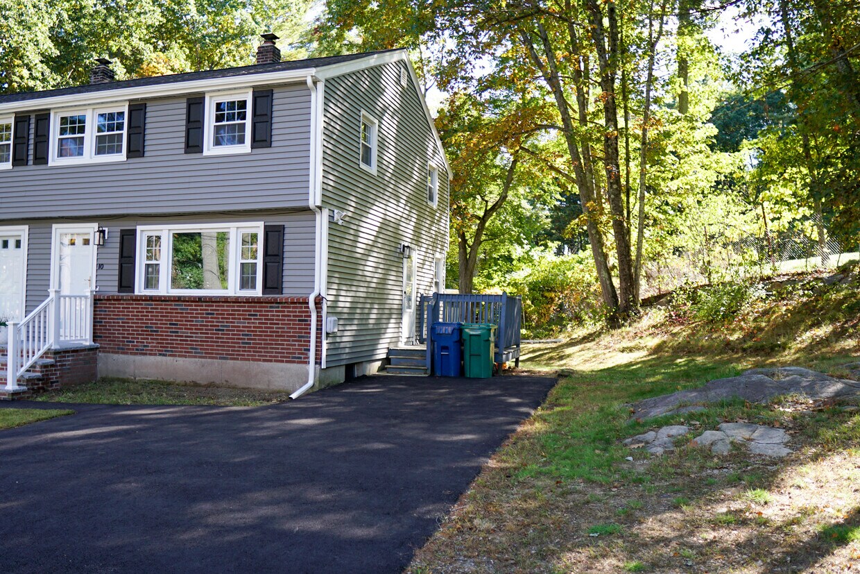 10 Gilman Rd, Billerica, MA 01862 House Rental in Billerica, MA