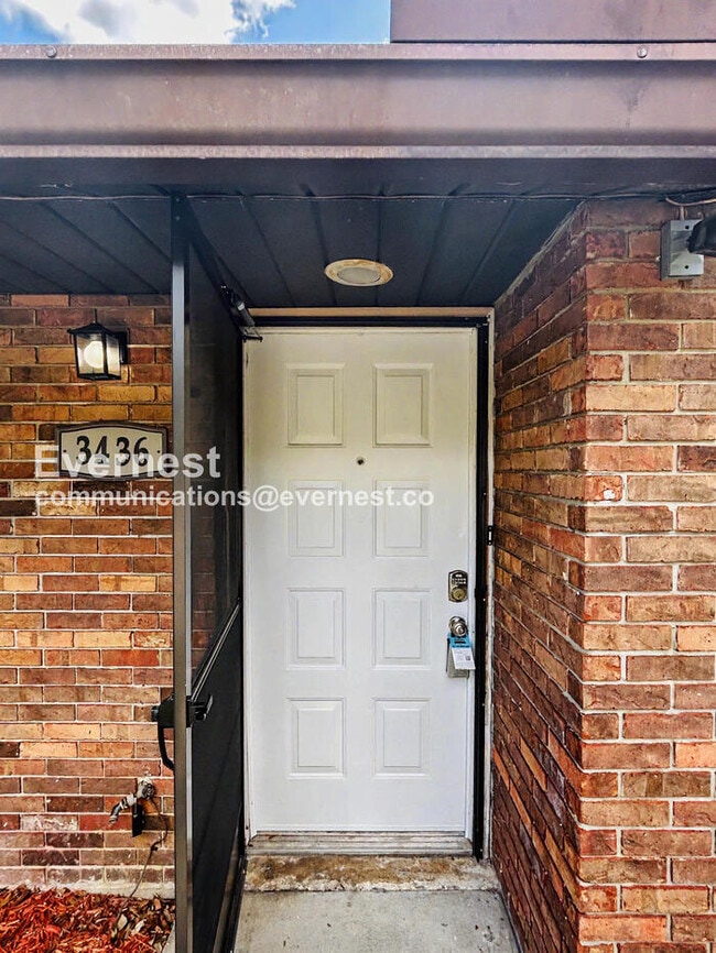 Foto del edificio - 3436 Sunrise Villas Ct N