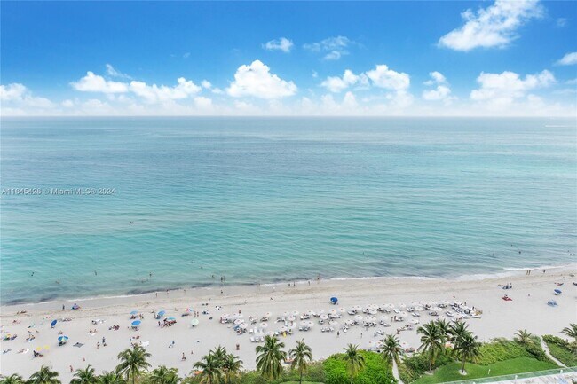 Foto del edificio - 19111 Collins Ave