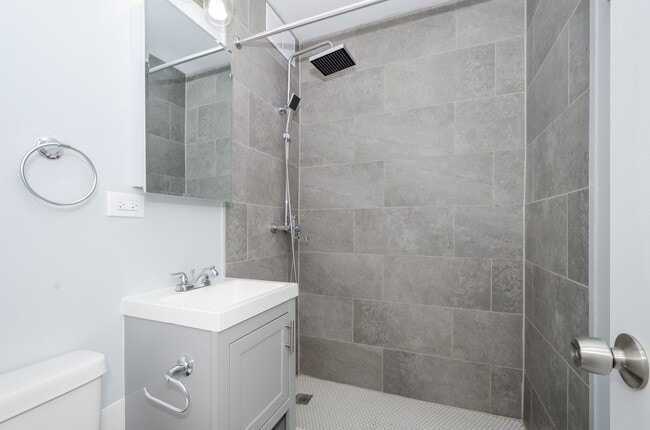 Foto del edificio - 7710 N Sheridan Rd