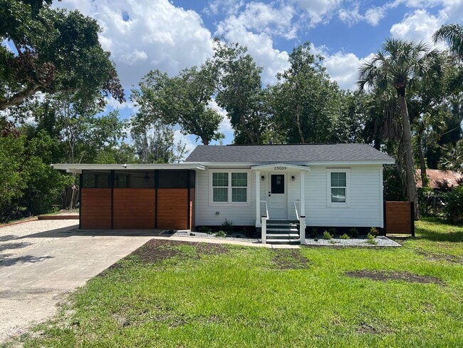 Foto del edificio - ANNUAL ** $1,600/month ** 3/4 Mile from Su...