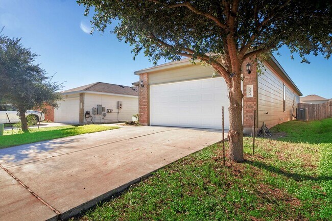 Foto del edificio - Glowing 3 Bedroom, 2 Bath Home Near Walter...