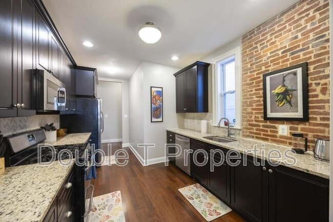 Building Photo - 314 E 22nd St