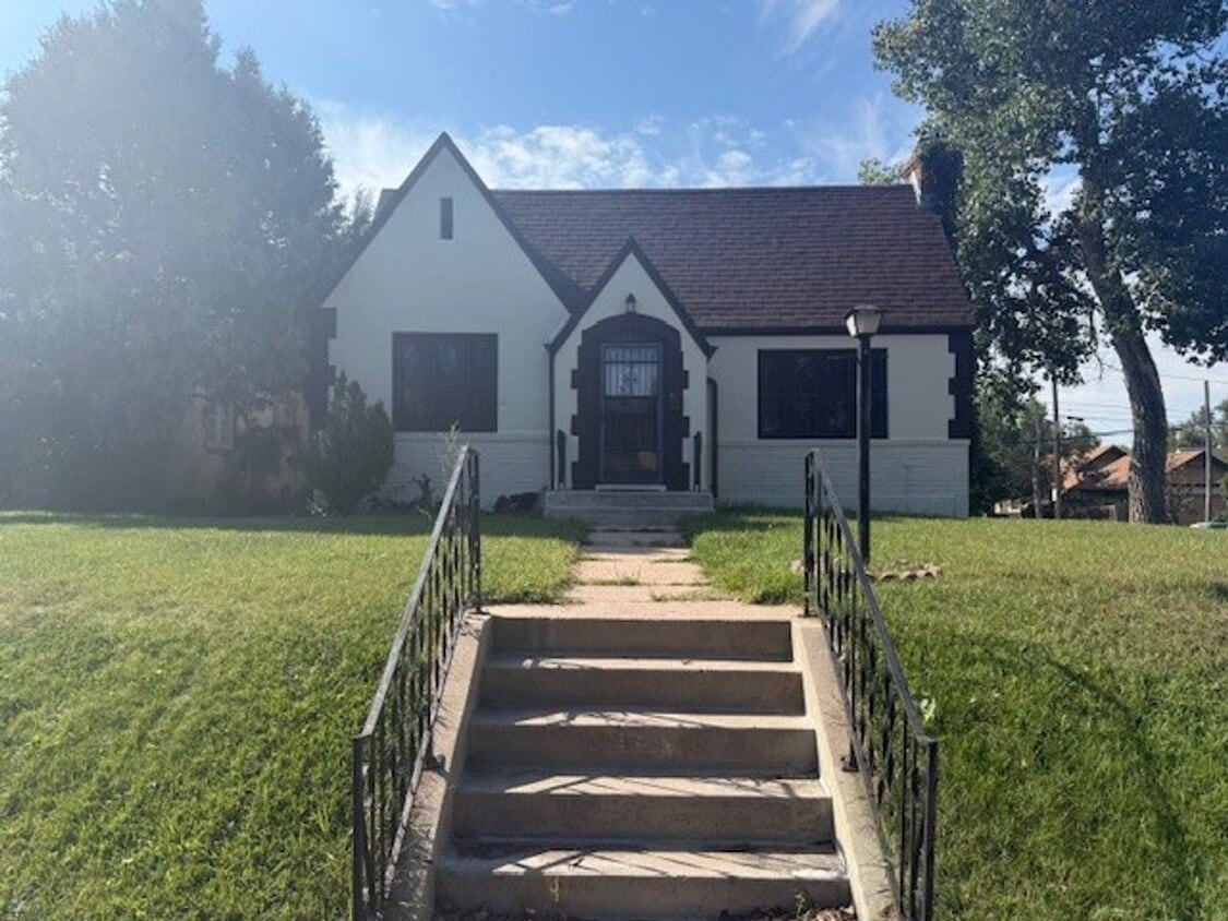 Primary Photo - House For Lease