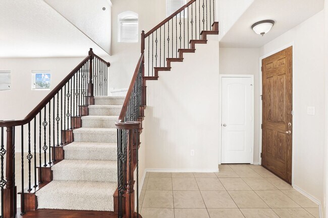 Building Photo - Well-Maintained 3-Bedroom Home – Ideal for...