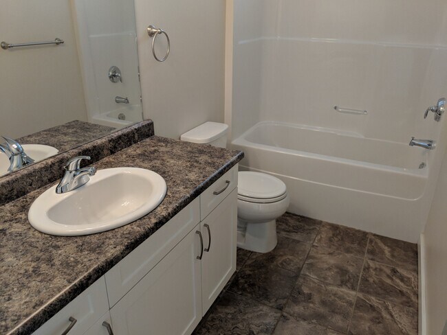 Photo du bâtiment - 1624-16287 87 Ave