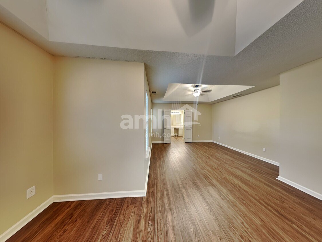 Primary Photo - 7713 Autumnview Court