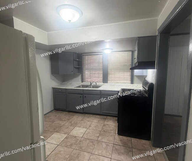Foto del edificio - 4215 Adams St