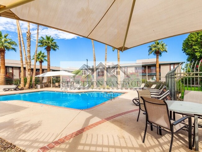 Foto del edificio - 4354 N 82nd St