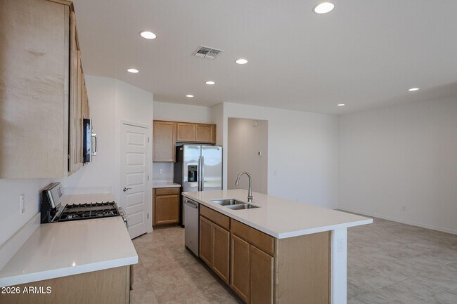 Foto del edificio - 26125 N 170th Ave