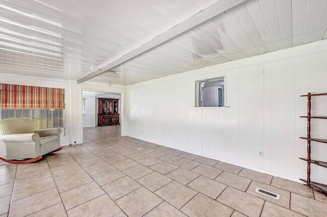 Foto del edificio - 448 Barefoot Blvd