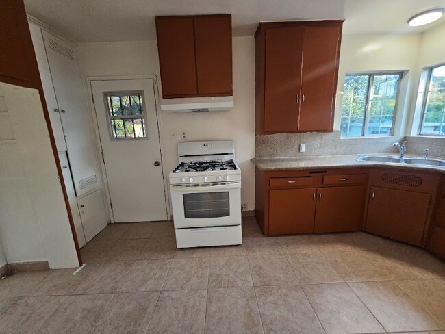 Foto del edificio - 1250 Yosemite Dr