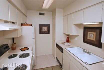 Foto del edificio - 8519 Southwestern Blvd