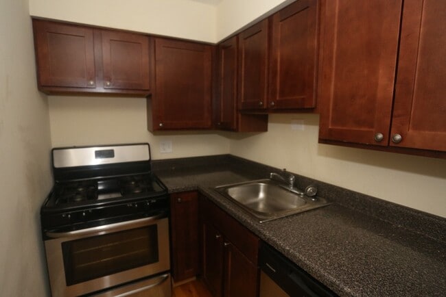 Foto del edificio - 450 W Barry Ave