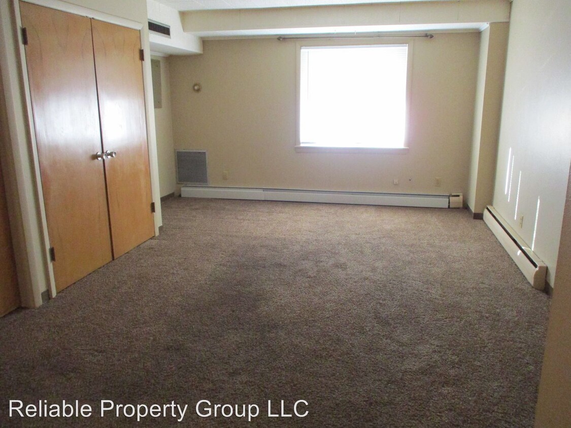 Primary Photo - 550 E State Blvd