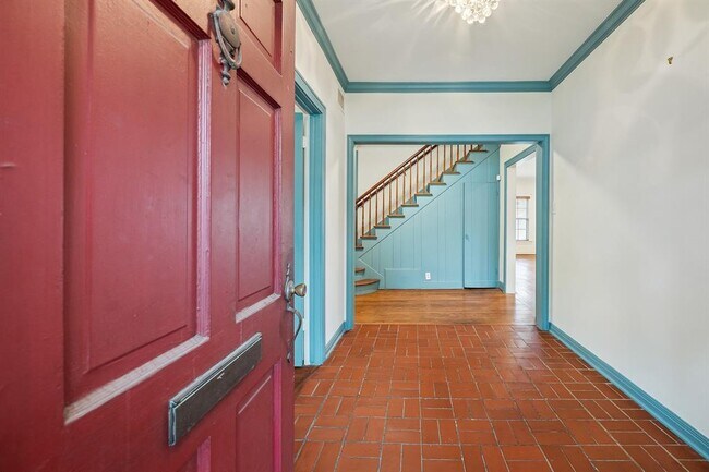 Foto del edificio - 3016 Locke Ln