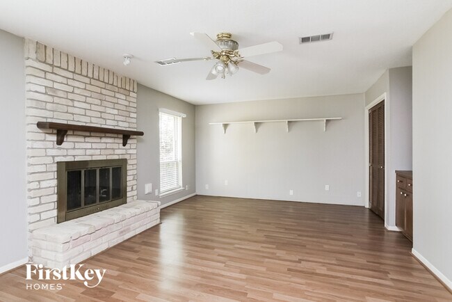 Foto del edificio - 3922 Maple Heights Dr