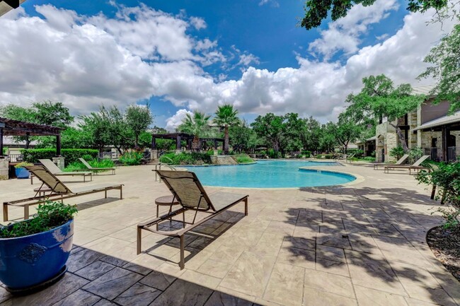 Shavano Oaks Apartments