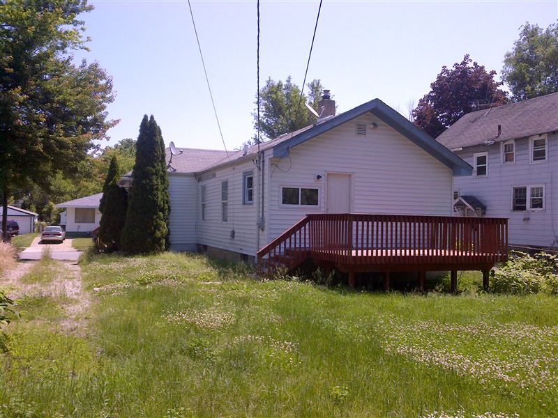 Building Photo - 795 Scottwood St