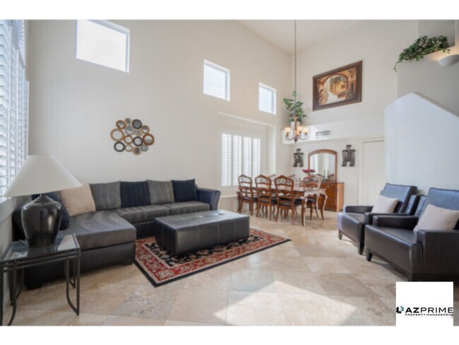 Foto del edificio - Live large in this Gorgeous 4/3 Unfurnishe...