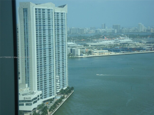 Foto del edificio - 500 Brickell Ave