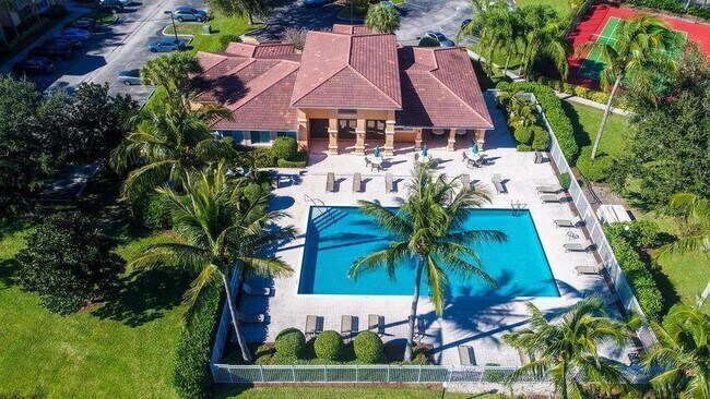 Foto del edificio - 251 SW Palm Dr