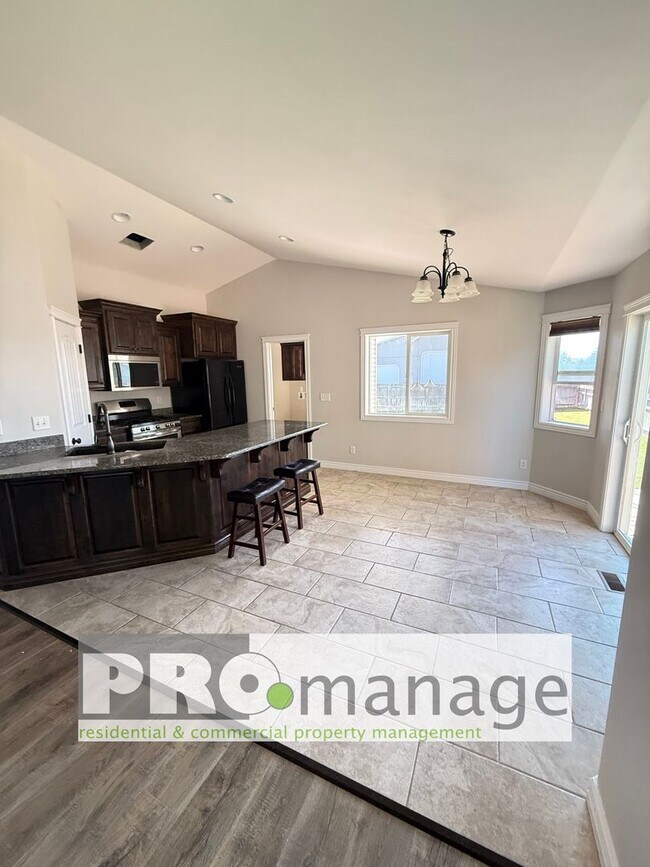 Building Photo - Single family home with yard