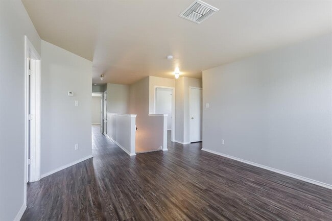 Building Photo - 7934 Tawny Bluff Ct