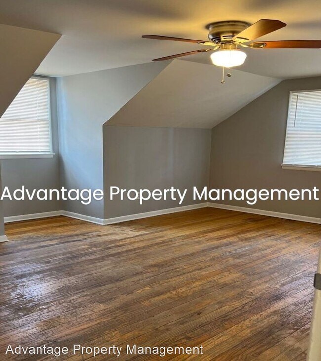 Foto del edificio - 4 br, 2 bath House - 4040 Steele St.