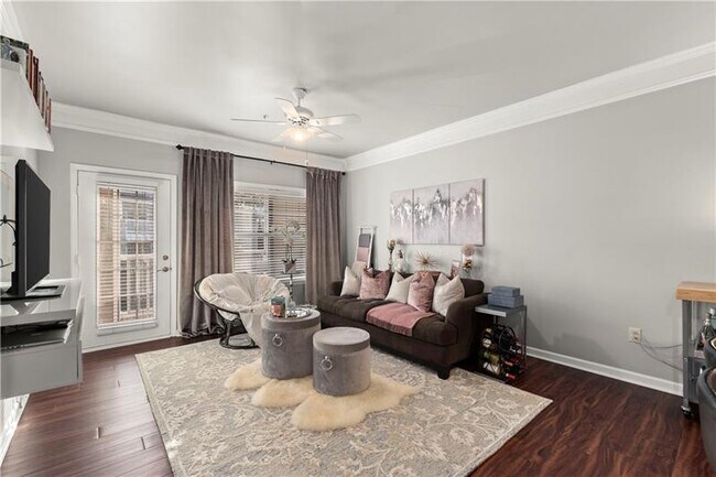 Foto del edificio - 2700 Pine Tree Rd NE
