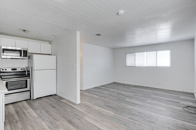 Foto del edificio - Bright & Spacious 2-Bedroom Condo in Las V...