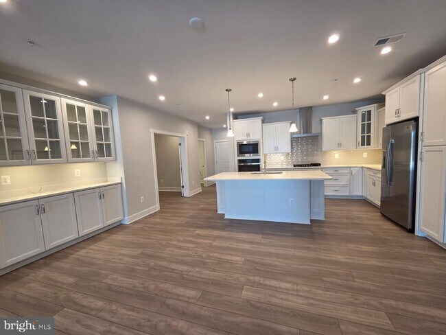 Building Photo - 170 Harrier Wy