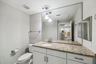 Building Photo - 5353 Memorial Dr