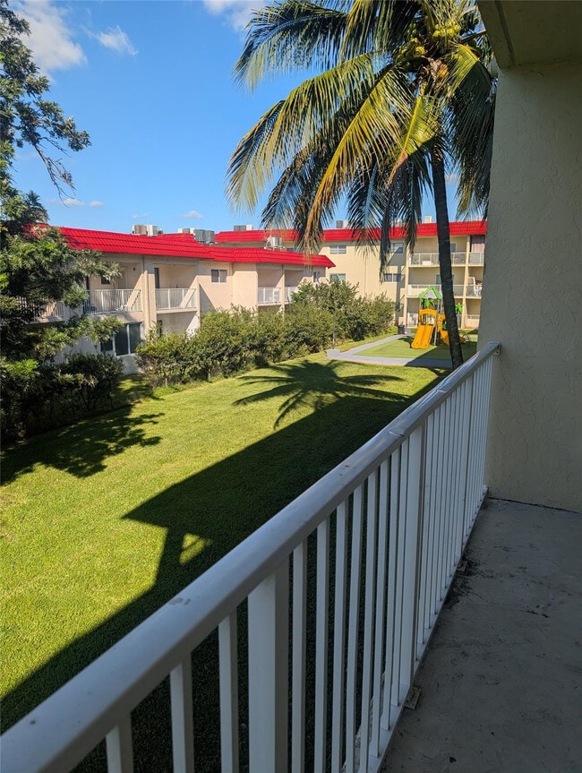 Foto del edificio - 5820 NW 17th Pl