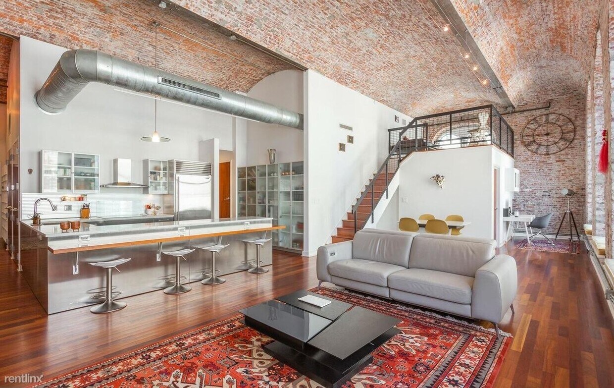 Primary Photo - 1 br, 1 bath Condo - 105 S 12th St