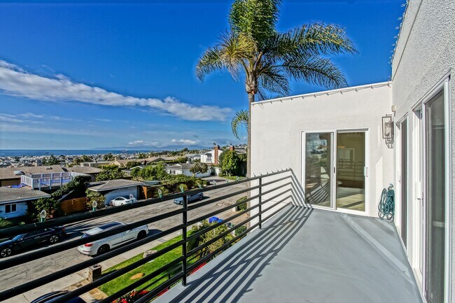 Photo - Beautifully Remodeled, 4BR4.5BA Hill Section Home w/ Amazing Panoramic Ocean Views, 3 Decks, Atri...