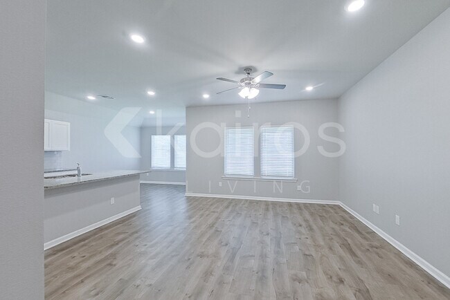 Building Photo - 200 Yardley Ct