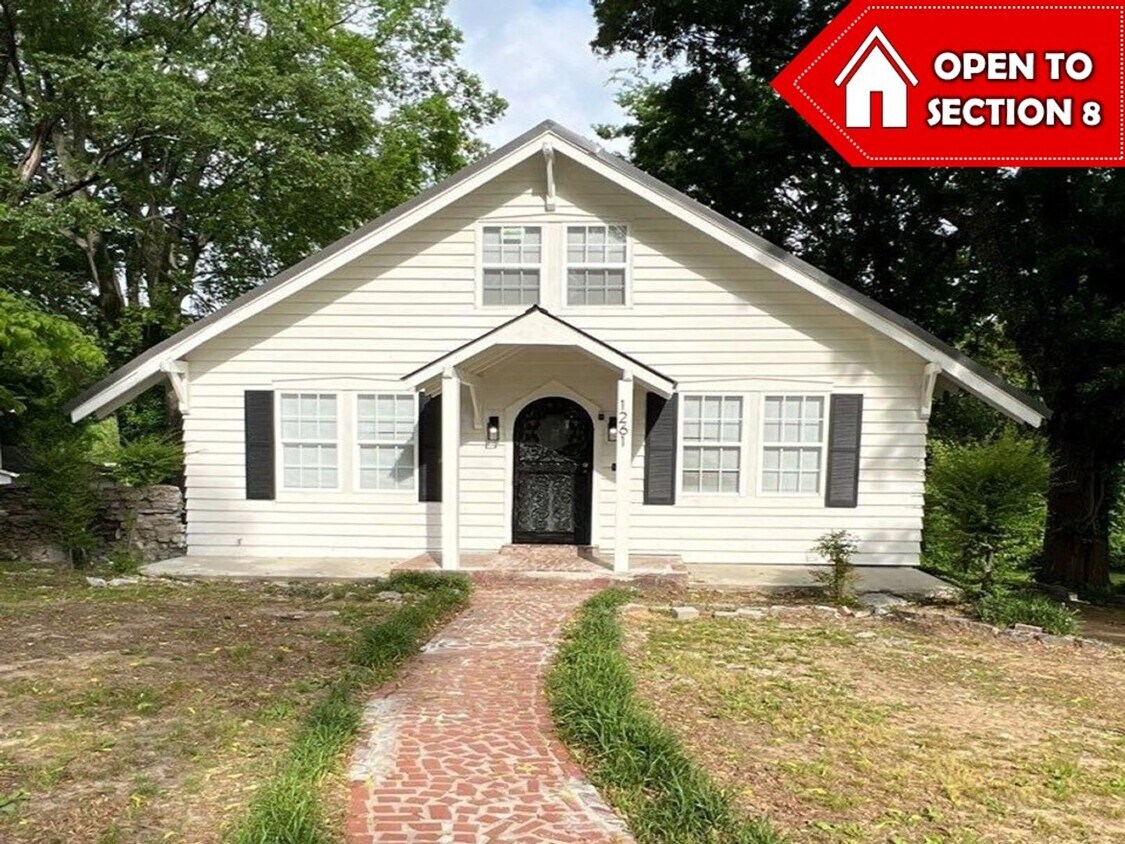 Primary Photo - Newly Renovated Home In Glenview Historic ...