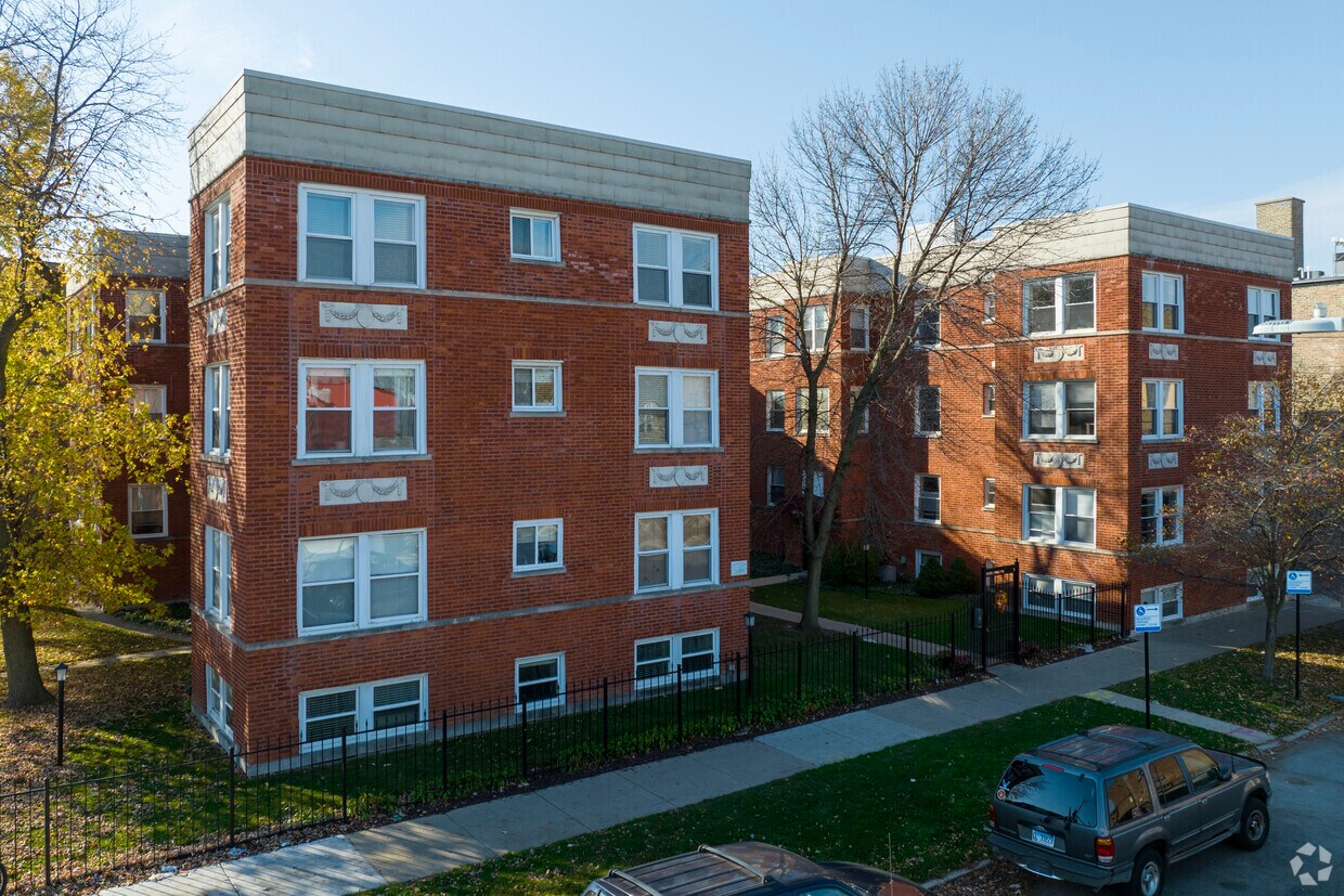 Primary Photo - 3201 W Argyle St