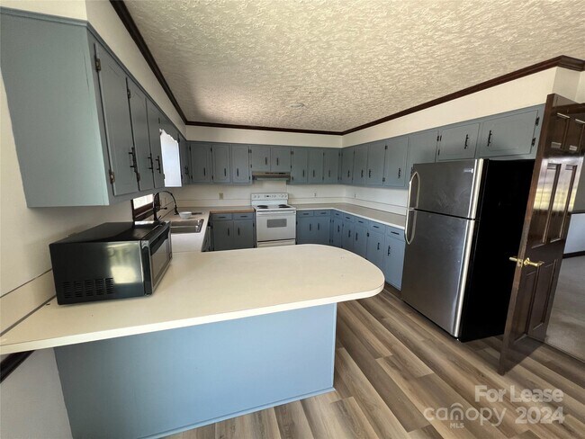 Foto del edificio - 607 Bluefield Rd