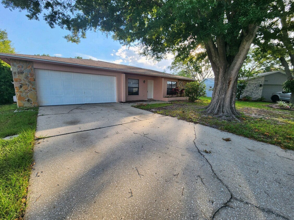 Foto principal - 4935 Pennsbury Dr