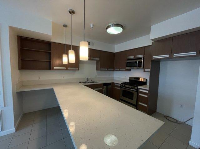 Kitchen - 6828 Van Nuys Blvd