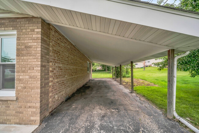 Building Photo - 21 Norton Dr