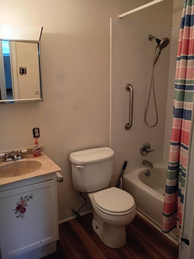 Building Photo - 1502 Woodhaven Rd