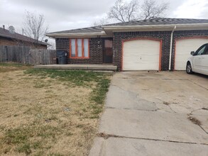 Building Photo - 3117 S Pinecrest St